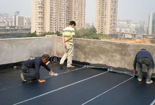 �����ˮ�r��(y��ng)ע����ƽ�ӵ��|(zh��)������